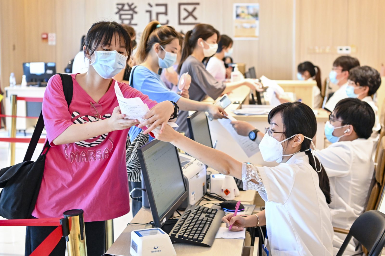 广东新增32例本土确诊25例在深圳〃广东深圳确诊一例-第1张图片